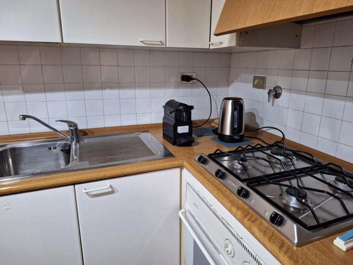 Historic Center - With 2 Single Beds Apartment Болоня Екстериор снимка